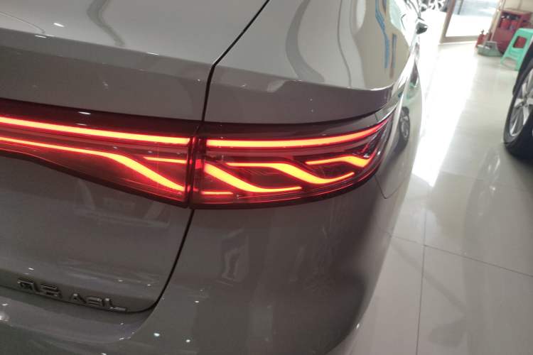 Used Chery Fengyun A8L 2025 1.5 TGDI 145 km Luxury Version Exterior 6