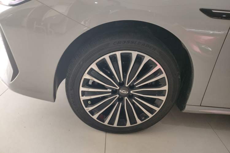 Used Chery Fengyun A8L 2025 1.5 TGDI 145 km Luxury Version Exterior 7