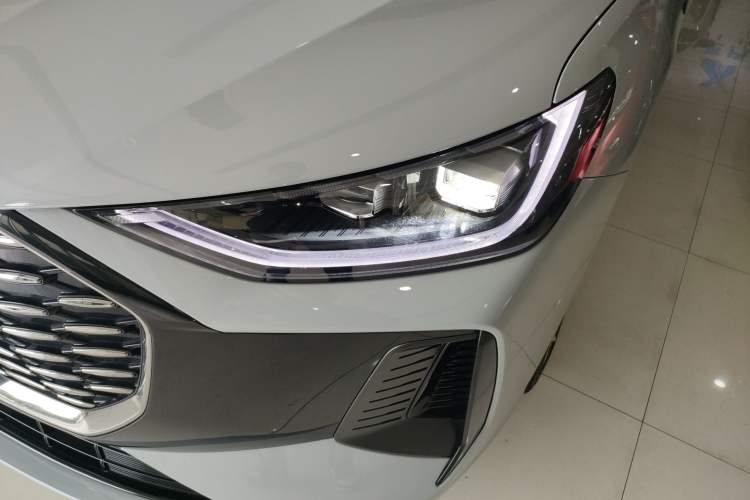 Used Chery Fengyun A8L 2025 1.5 TGDI 145 km Luxury Version Left Front Headlight