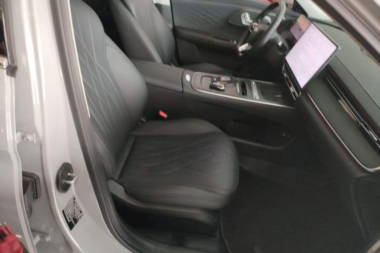 Used Chery Fengyun A8L 2025 1.5 TGDI 145 km Luxury Version Right Front Seat
