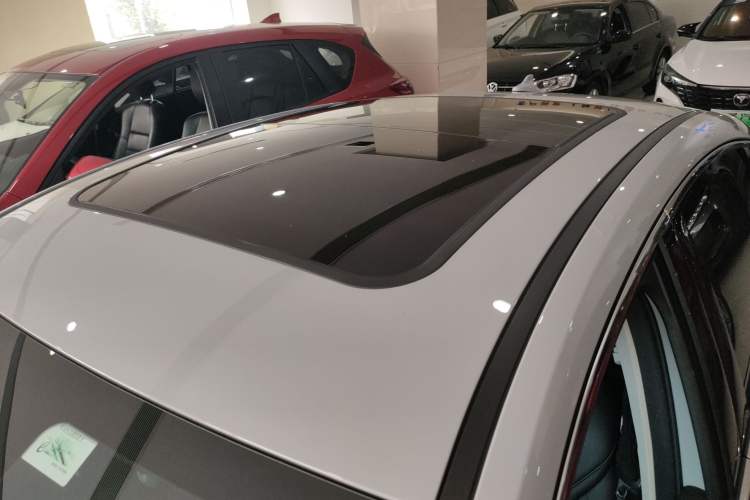 Used Chery Fengyun A8L 2025 1.5 TGDI 145 km Luxury Version Roof