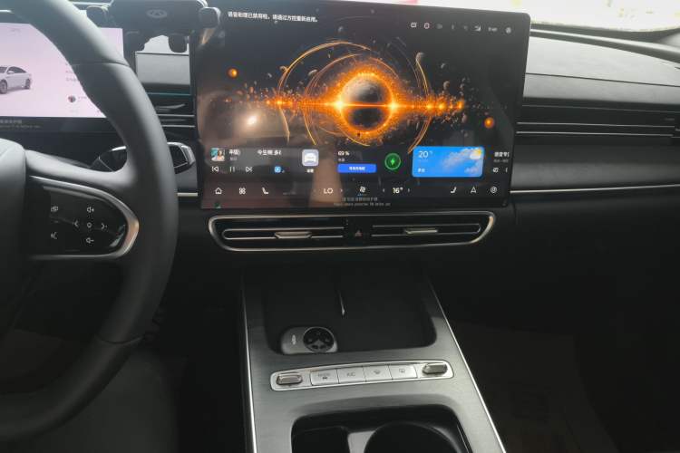Used Chery Fengyun A8L 2025 1.5 TGDI 145 km Luxury Version Audio And AC Panel