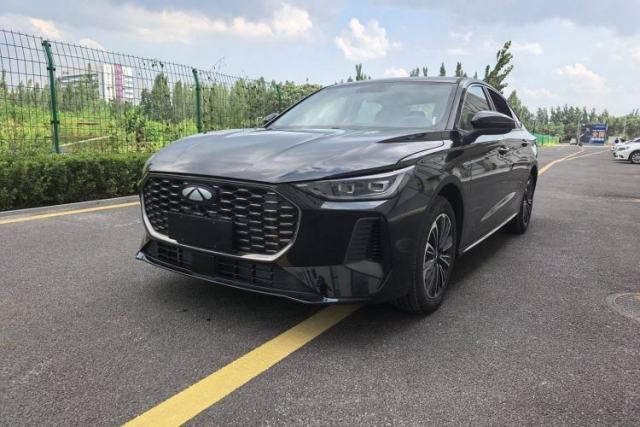 Used Chery Fengyun A8L 2025 1.5 TGDI 145 km Standard Version