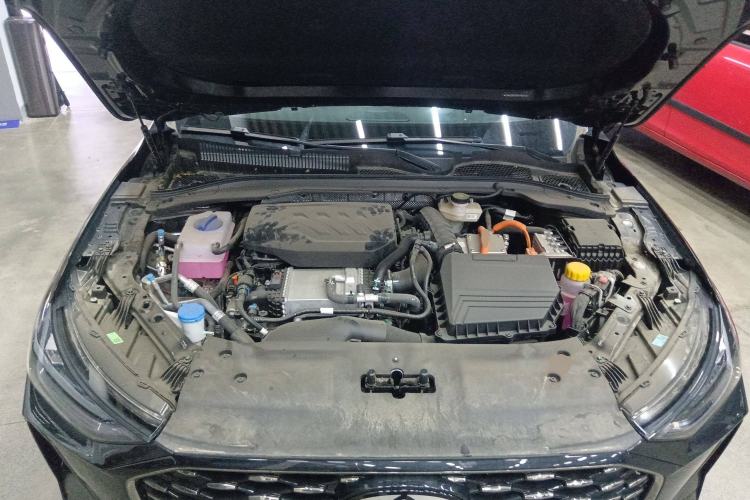 Used Chery Fengyun A8L 2025 1.5 TGDI 145 km Standard Version Engine Bay