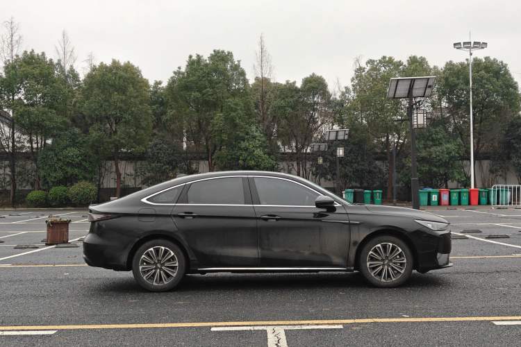 Used Chery Fengyun A8L 2025 1.5 TGDI 145 km Comfort Version Exterior 6