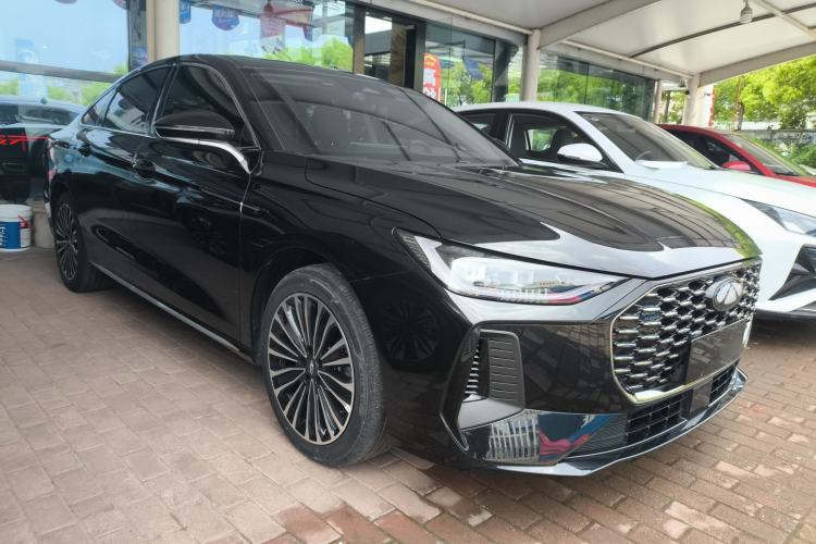 Used Chery Fengyun A8L 2025 1.5 TGDI 145 km Luxury Version Front Right 45 Deg