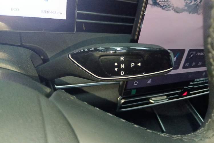 Used Chery Fengyun A8L 2025 1.5 TGDI 145 km Standard Version Gear Lever