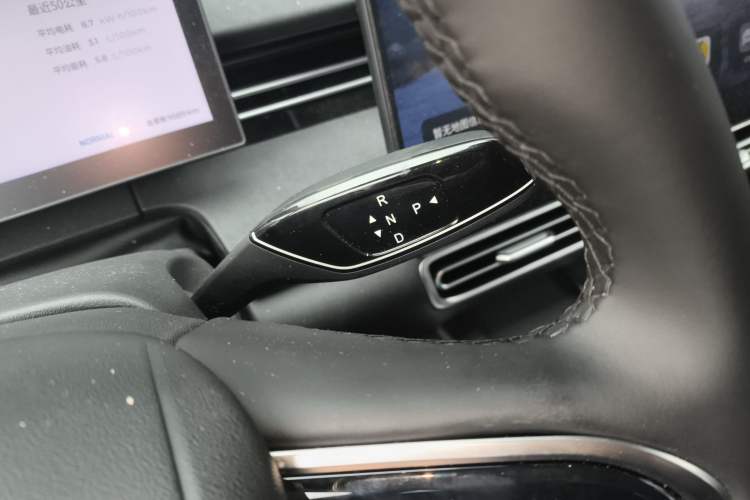 Used Chery Fengyun A8L 2025 1.5 TGDI 145 km Comfort Version Gear Lever