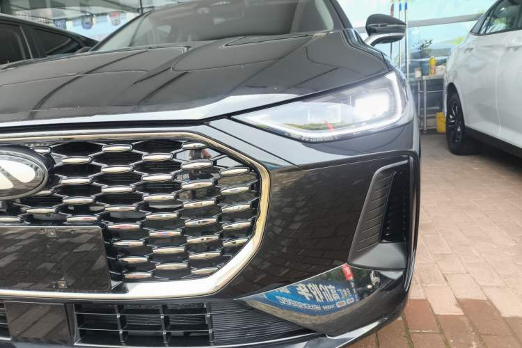 Used Chery Fengyun A8L 2025 1.5 TGDI 145 km Luxury Version Left Front Headlight