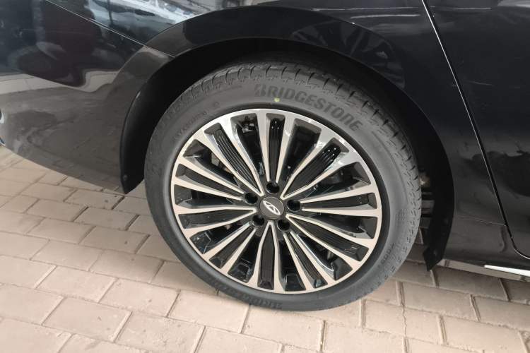Used Chery Fengyun A8L 2025 1.5 TGDI 145 km Luxury Version Right Rear Wheel Hub