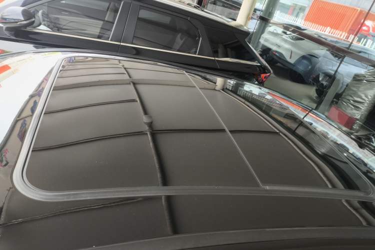 Used Chery Fengyun A8L 2025 1.5 TGDI 145 km Luxury Version Roof