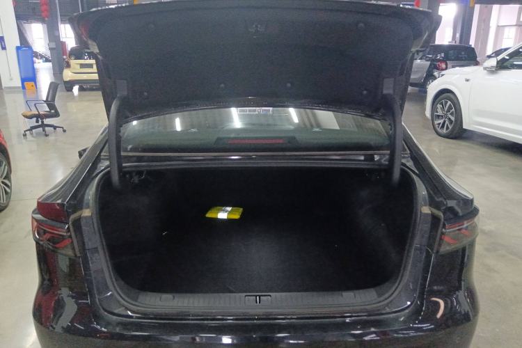Used Chery Fengyun A8L 2025 1.5 TGDI 145 km Standard Version Trunk