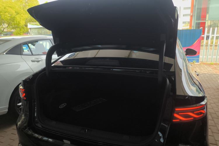 Used Chery Fengyun A8L 2025 1.5 TGDI 145 km Luxury Version Trunk