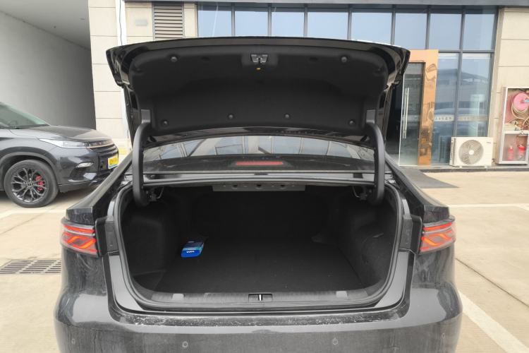 Used Chery Fengyun A8L 2025 1.5 TGDI 145 km Comfort Version Trunk