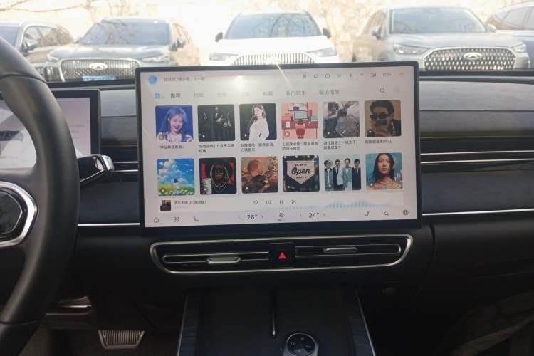 Used Chery Fengyun A8L 2025 1.5 TGDI 145 km Luxury Version Audio And AC Panel