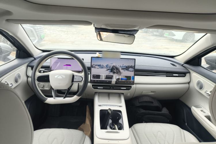 Used Chery Fengyun A8L 2025 1.5 TGDI 145 km Luxury Version Center Console
