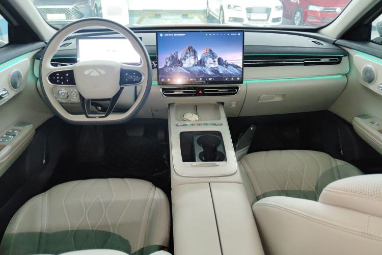 Used Chery Fengyun A8L 2025 1.5 TGDI 145 km Luxury Version Center Console