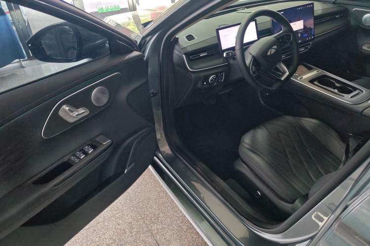 Used Chery Fengyun A8L 2025 1.5 TGDI 145 km Luxury Version Driver Seat