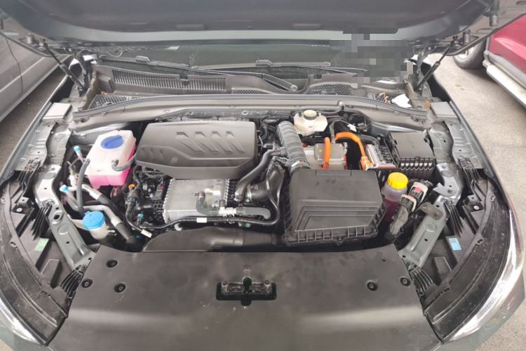 Used Chery Fengyun A8L 2025 1.5 TGDI 145 km Luxury Version Engine Bay