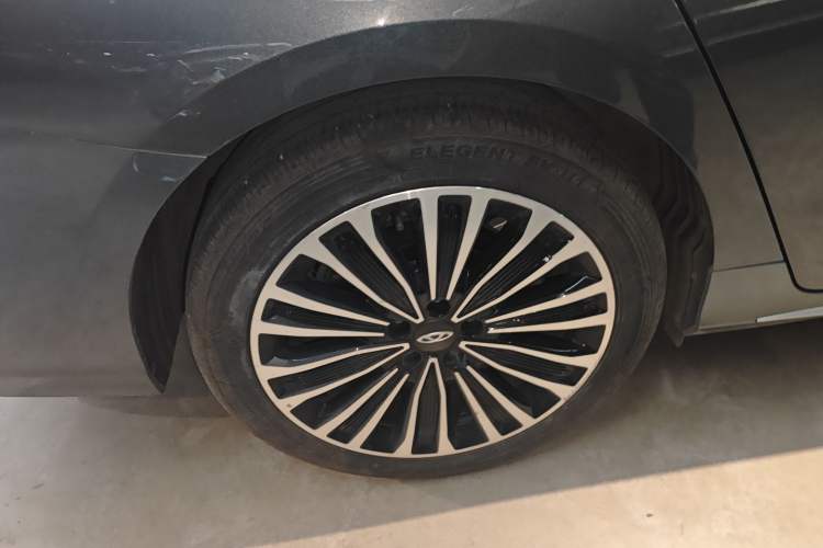 Used Chery Fengyun A8L 2025 1.5 TGDI 145 km Luxury Version Exterior 2