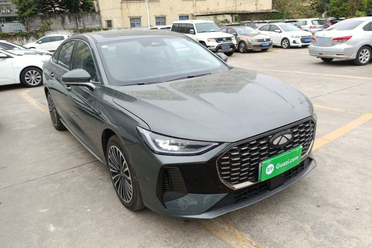 Used Chery Fengyun A8L 2025 1.5 TGDI 145 km Luxury Version Exterior 2