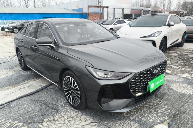 Used Chery Fengyun A8L 2025 1.5 TGDI 145 km Luxury Version Front Right 45 Deg