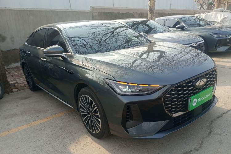 Used Chery Fengyun A8L 2025 1.5 TGDI 145 km Luxury Version Front Right 45 Deg