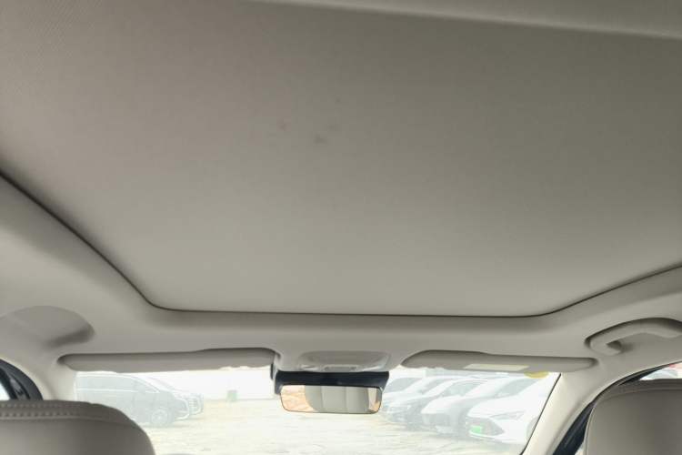 Used Chery Fengyun A8L 2025 1.5 TGDI 145 km Luxury Version Headliner