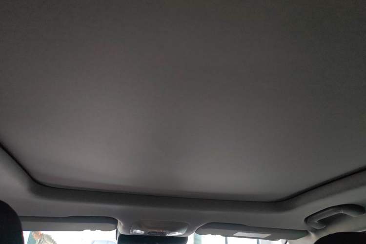 Used Chery Fengyun A8L 2025 1.5 TGDI 145 km Luxury Version Headliner