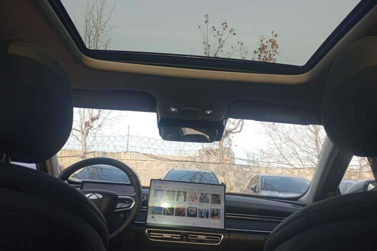 Used Chery Fengyun A8L 2025 1.5 TGDI 145 km Luxury Version Headliner