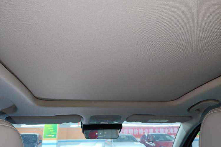 Used Chery Fengyun A8L 2025 1.5 TGDI 145 km Luxury Version Headliner