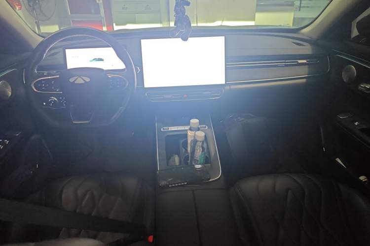Used Chery Fengyun A8L 2025 1.5 TGDI 145 km Luxury Version Interior 2