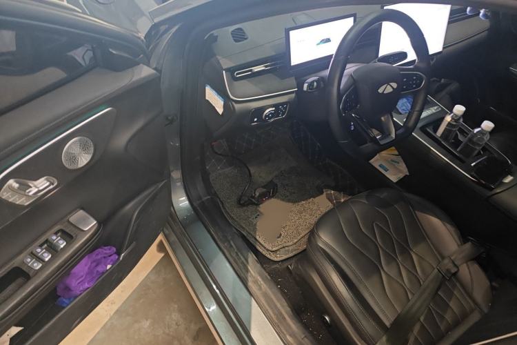 Used Chery Fengyun A8L 2025 1.5 TGDI 145 km Luxury Version Interior 3