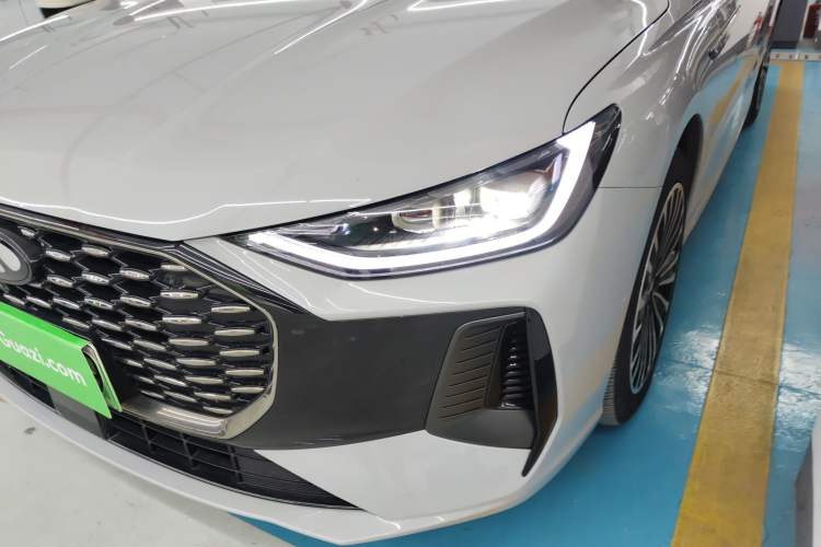 Used Chery Fengyun A8L 2025 1.5 TGDI 145 km Luxury Version Left Front Headlight