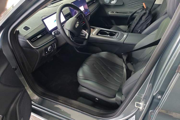 Used Chery Fengyun A8L 2025 1.5 TGDI 145 km Luxury Version Left Front Seat