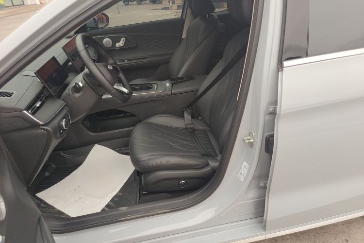 Used Chery Fengyun A8L 2025 1.5 TGDI 145 km Luxury Version Left Front Seat