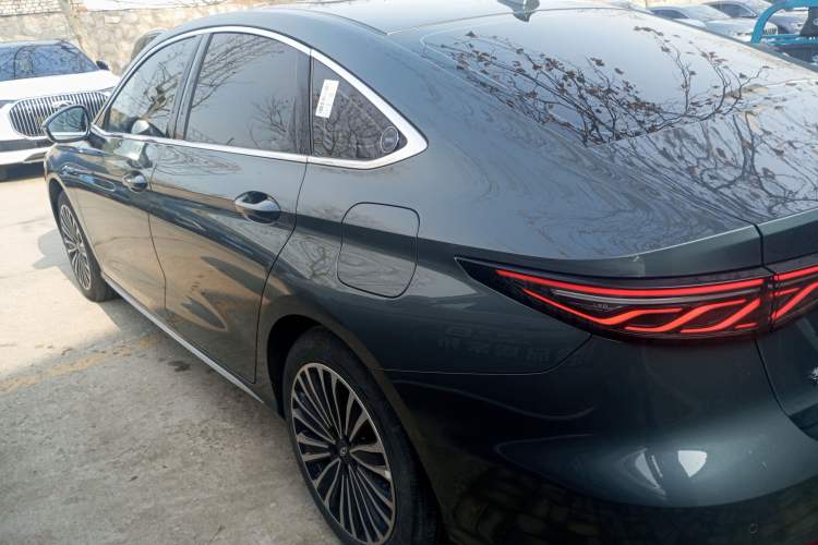 Used Chery Fengyun A8L 2025 1.5 TGDI 145 km Luxury Version Left Side