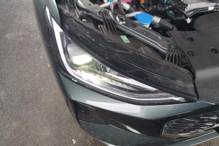 Used Chery Fengyun A8L 2025 1.5 TGDI 145 km Luxury Version Right Front Headlight