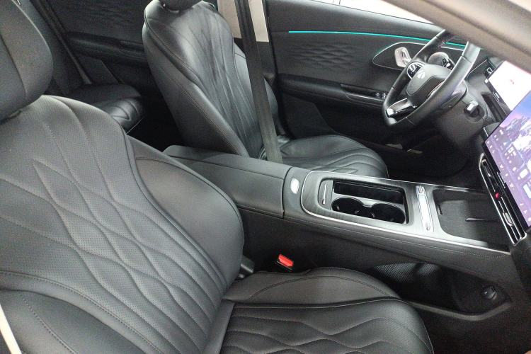 Used Chery Fengyun A8L 2025 1.5 TGDI 145 km Luxury Version Right Front Seat