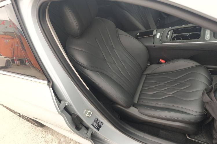 Used Chery Fengyun A8L 2025 1.5 TGDI 145 km Luxury Version Right Front Seat