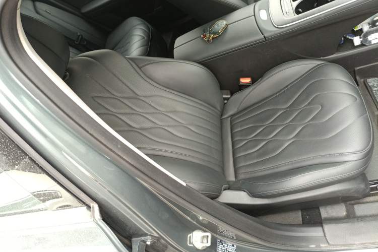 Used Chery Fengyun A8L 2025 1.5 TGDI 145 km Luxury Version Right Front Seat