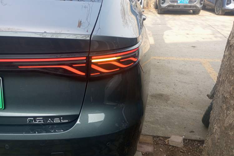 Used Chery Fengyun A8L 2025 1.5 TGDI 145 km Luxury Version Right Rear Taillight