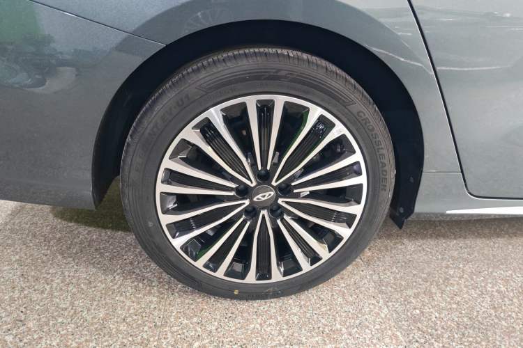 Used Chery Fengyun A8L 2025 1.5 TGDI 145 km Luxury Version Right Rear Wheel Hub