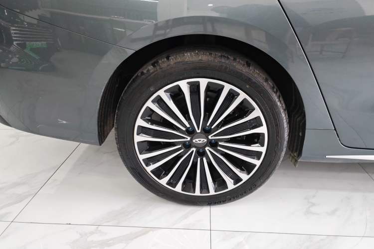 Used Chery Fengyun A8L 2025 1.5 TGDI 145 km Luxury Version Right Rear Wheel Hub