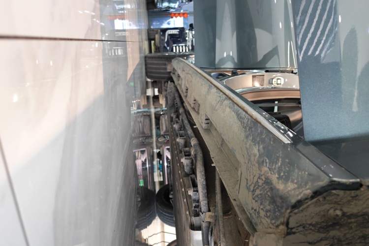 Used Chery Fengyun A8L 2025 1.5 TGDI 145 km Luxury Version Right Side Sill