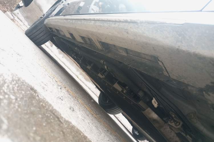 Used Chery Fengyun A8L 2025 1.5 TGDI 145 km Luxury Version Right Side Sill