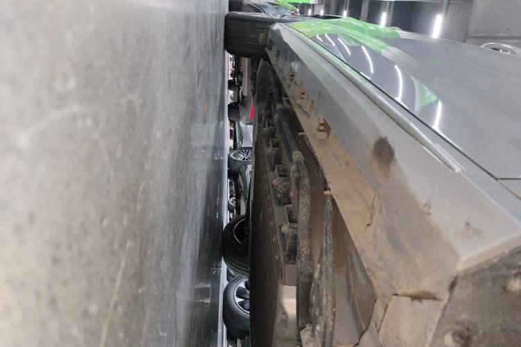 Used Chery Fengyun A8L 2025 1.5 TGDI 145 km Luxury Version Right Side Sill