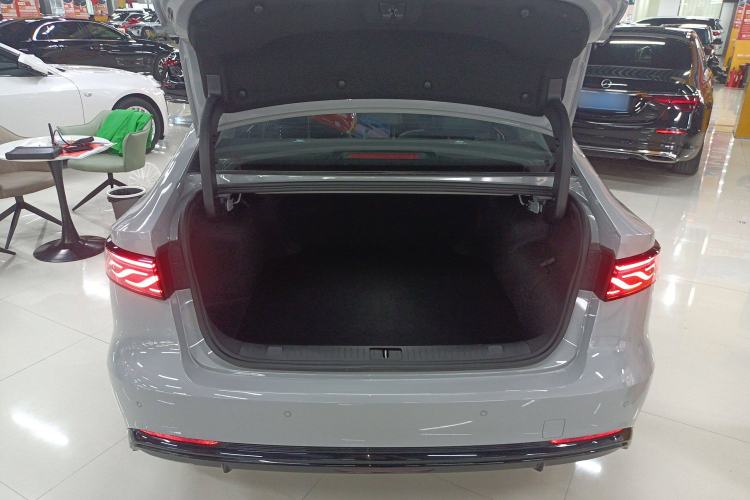 Used Chery Fengyun A8L 2025 1.5 TGDI 145 km Luxury Version Trunk