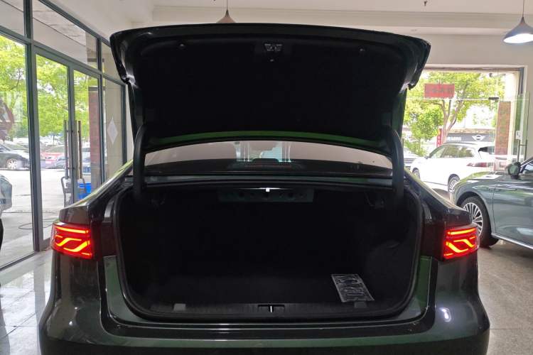 Used Chery Fengyun A8L 2025 1.5 TGDI 145 km Luxury Version Trunk