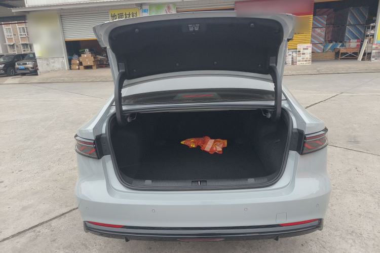 Used Chery Fengyun A8L 2025 1.5 TGDI 145 km Luxury Version Trunk